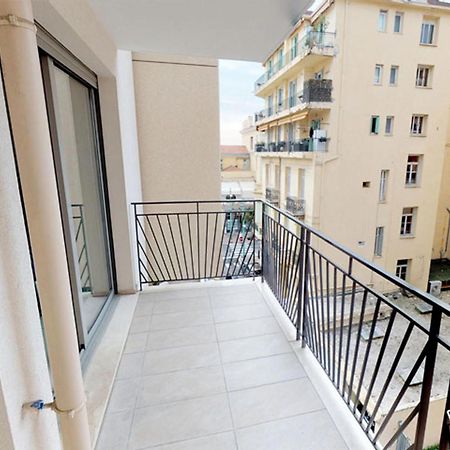 Charmant 2P Moderne Avec Terrasse, Parking Prive, En Plein Centre De Menton, A 2 Pas De La Mer - Fr-1-196-200 Bagian luar foto