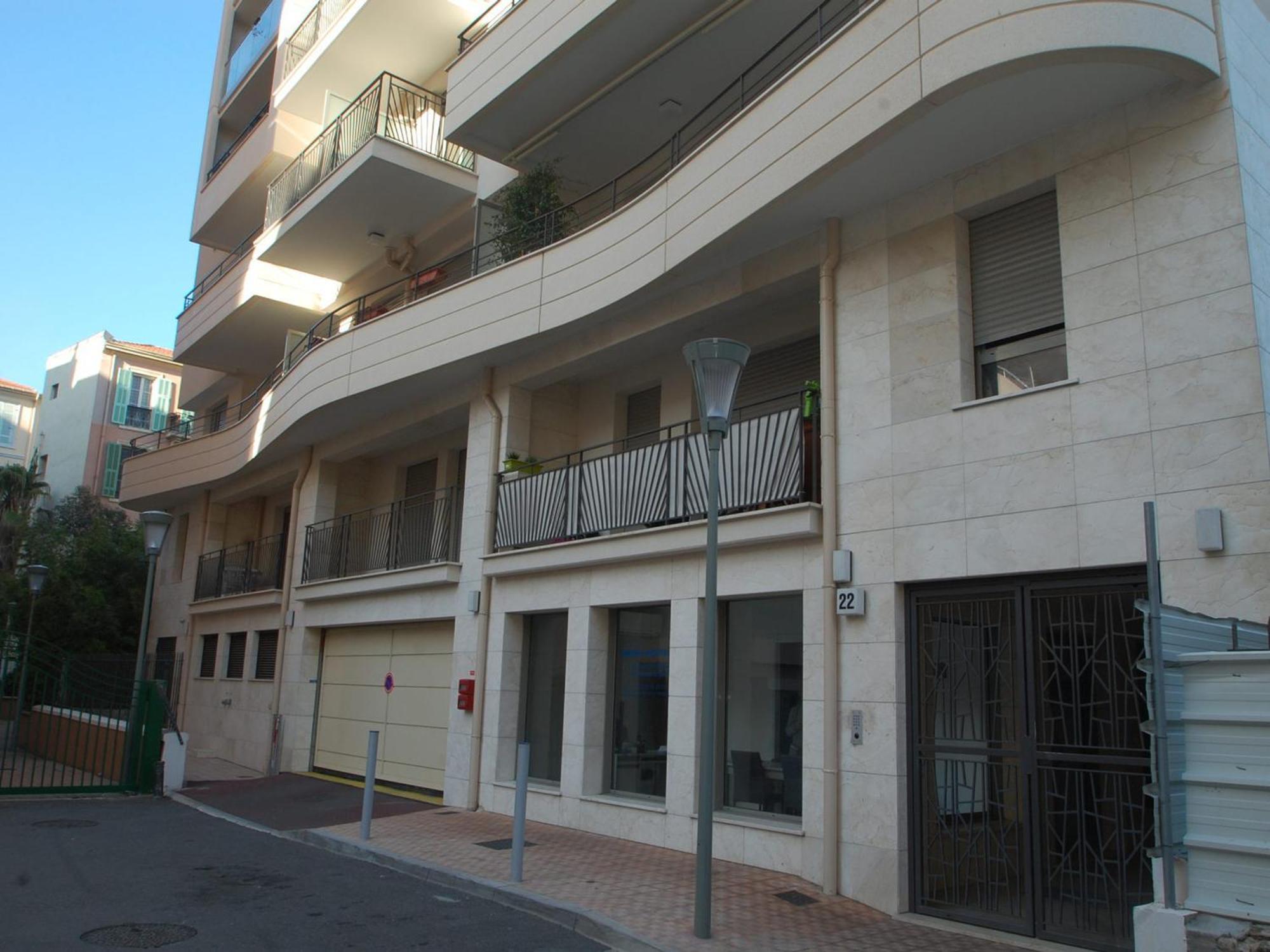 Charmant 2P Moderne Avec Terrasse, Parking Prive, En Plein Centre De Menton, A 2 Pas De La Mer - Fr-1-196-200 Bagian luar foto